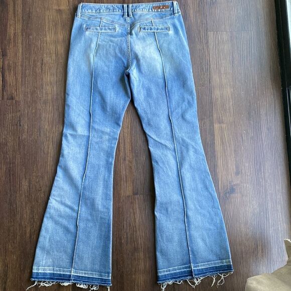 American Rag Y2K Light Wash Denim wide leg Boot Cut Jeans Size 9 - Picture 5 of 5
